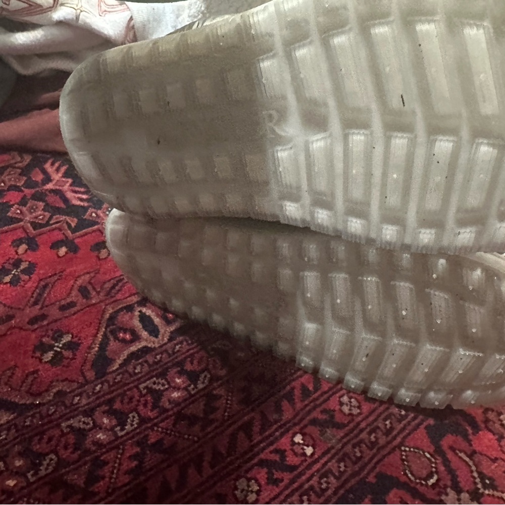 Moncler Silver Quilted Puffer Snow Boots with Faux Fur Cuff - Picture 5 of 5